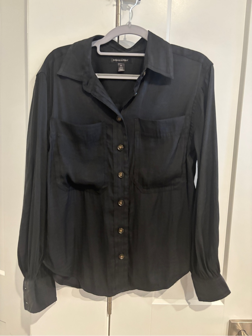 Banana Republic Silly Black Collared Button-Up Top. Size XS